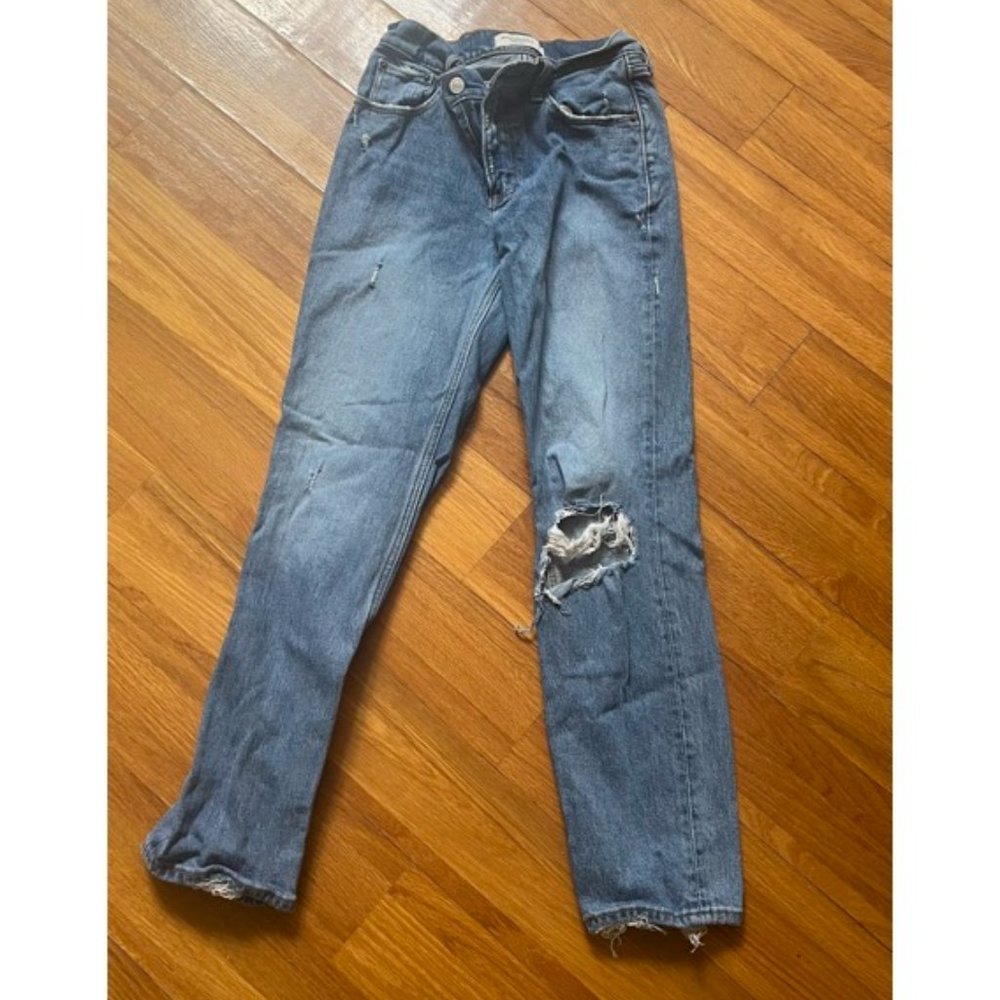 Abercrombie and Fitch low rise 90s straight jeans